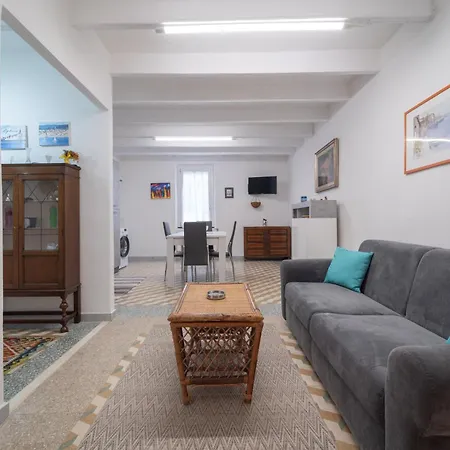 Bene Ennidhos House - Centro Storico 阿尔盖罗