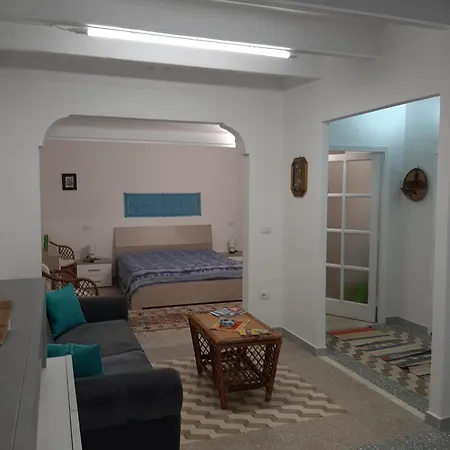 Bene Ennidhos House - Centro Storico Apartment