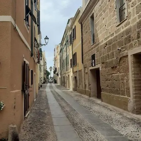 Bene Ennidhos House - Centro Storico Apartment *