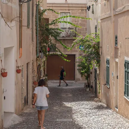 Bene Ennidhos House - Centro Storico Apartment *